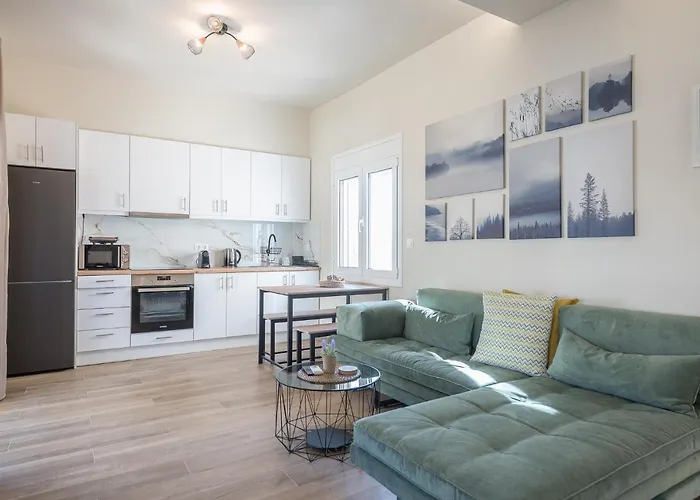Attiki Metro Top Floor By Greece Apartment