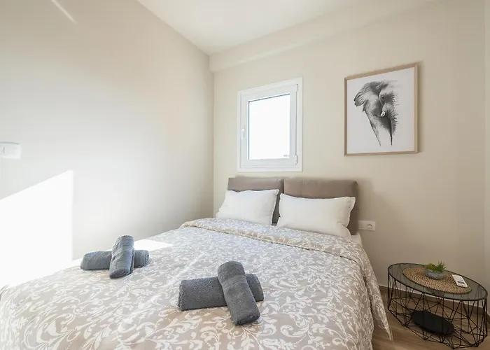 Attiki Metro Top Floor By Greece Apartment